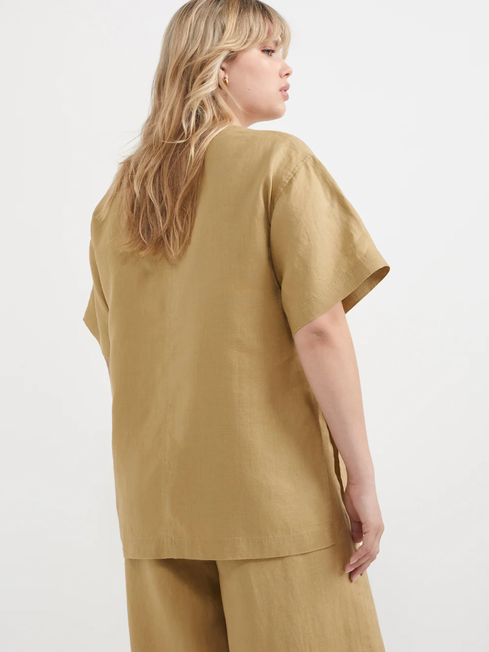 The Linen Short Sleeve Tunic Top - Image 4