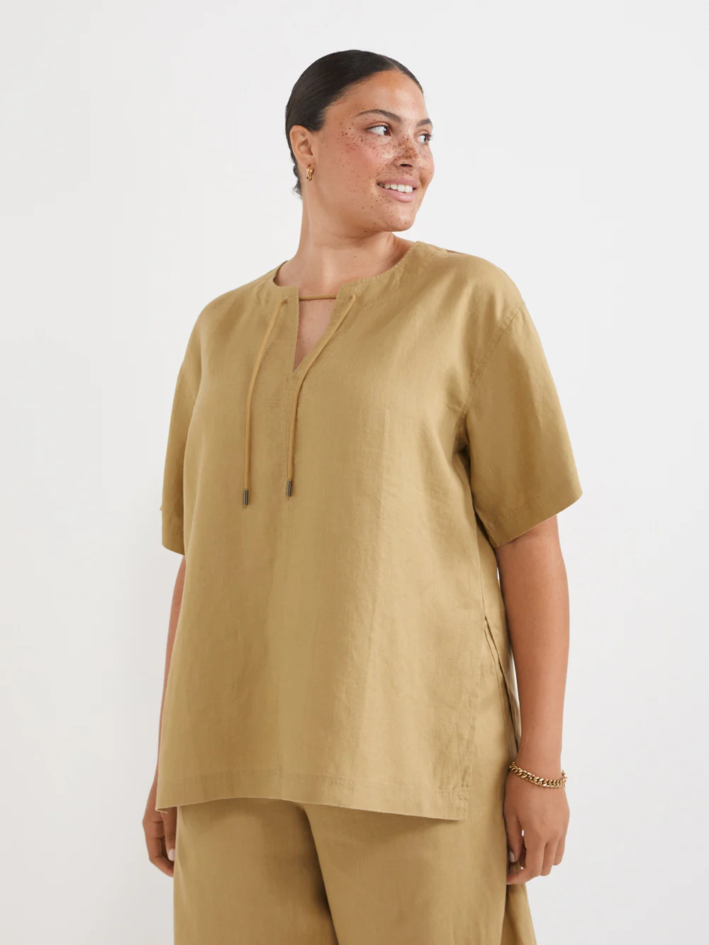 The Linen Short Sleeve Tunic Top - Image 7