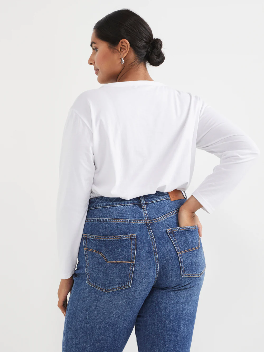 The Long Sleeve T-Shirt - Image 8