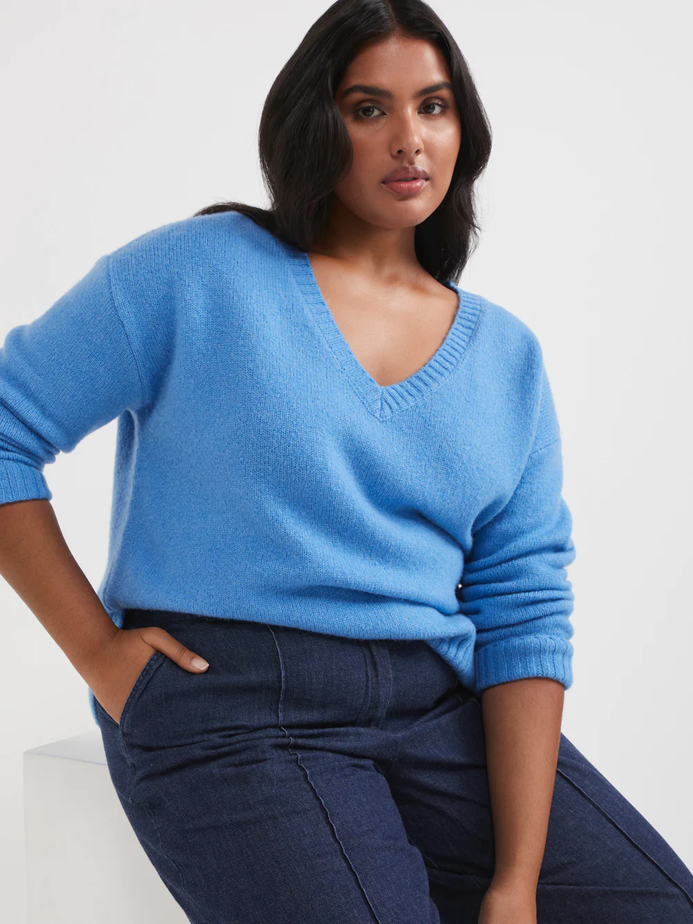 The Long Sleeve V-Neck Pullover - Image 7