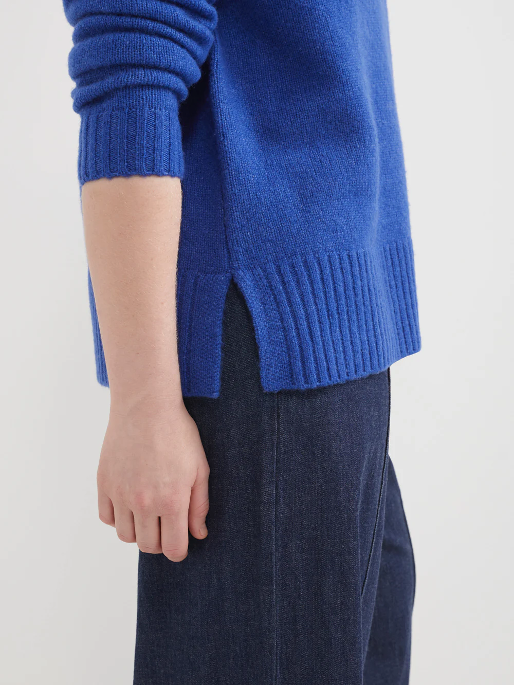 The Long Sleeve V-Neck Pullover - Image 4