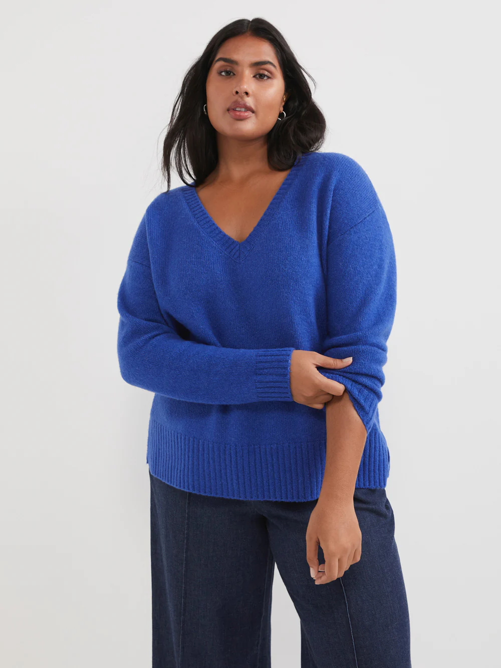The Long Sleeve V-Neck Pullover - Image 7