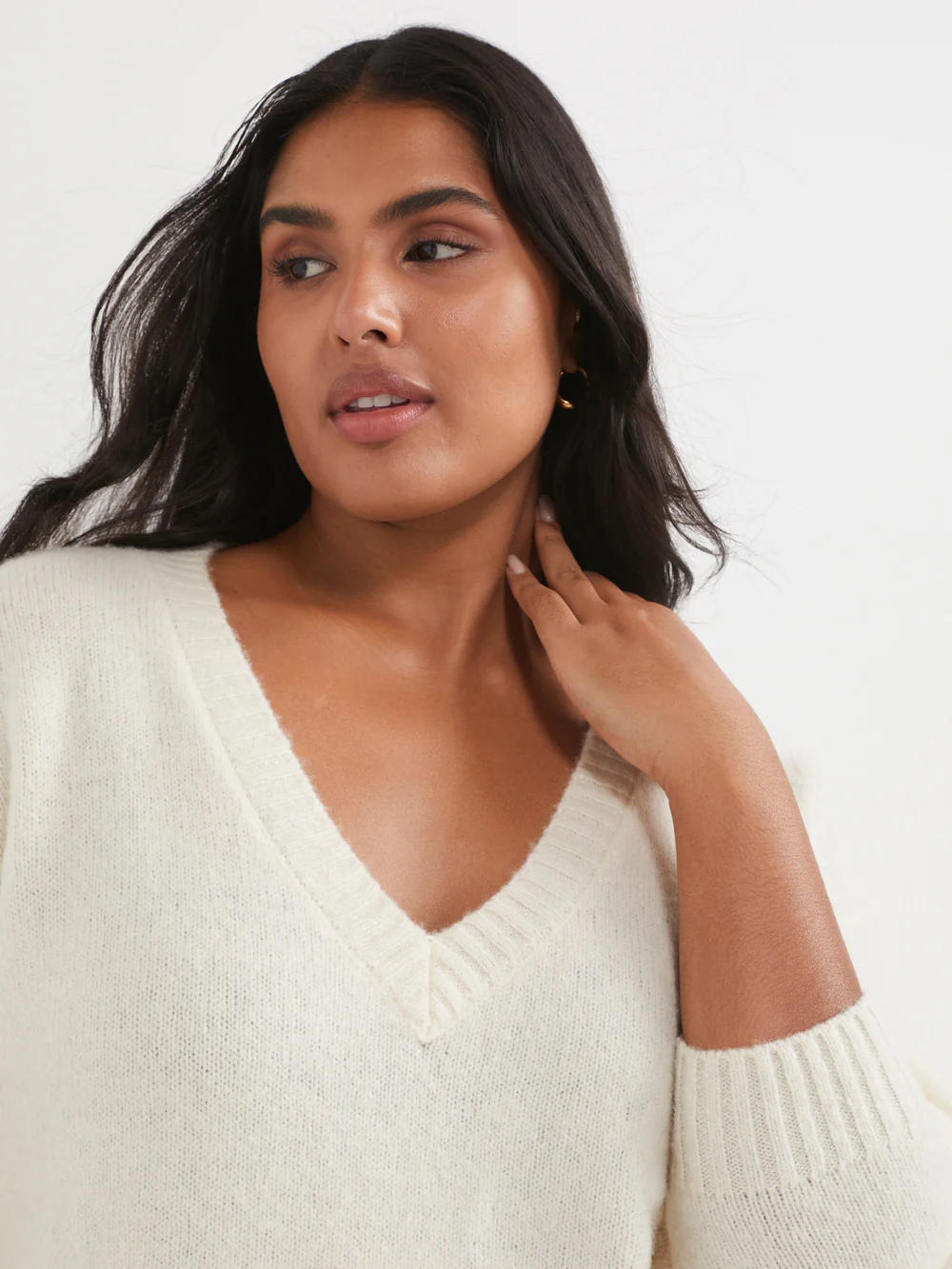 The Long Sleeve V-Neck Pullover - Image 6