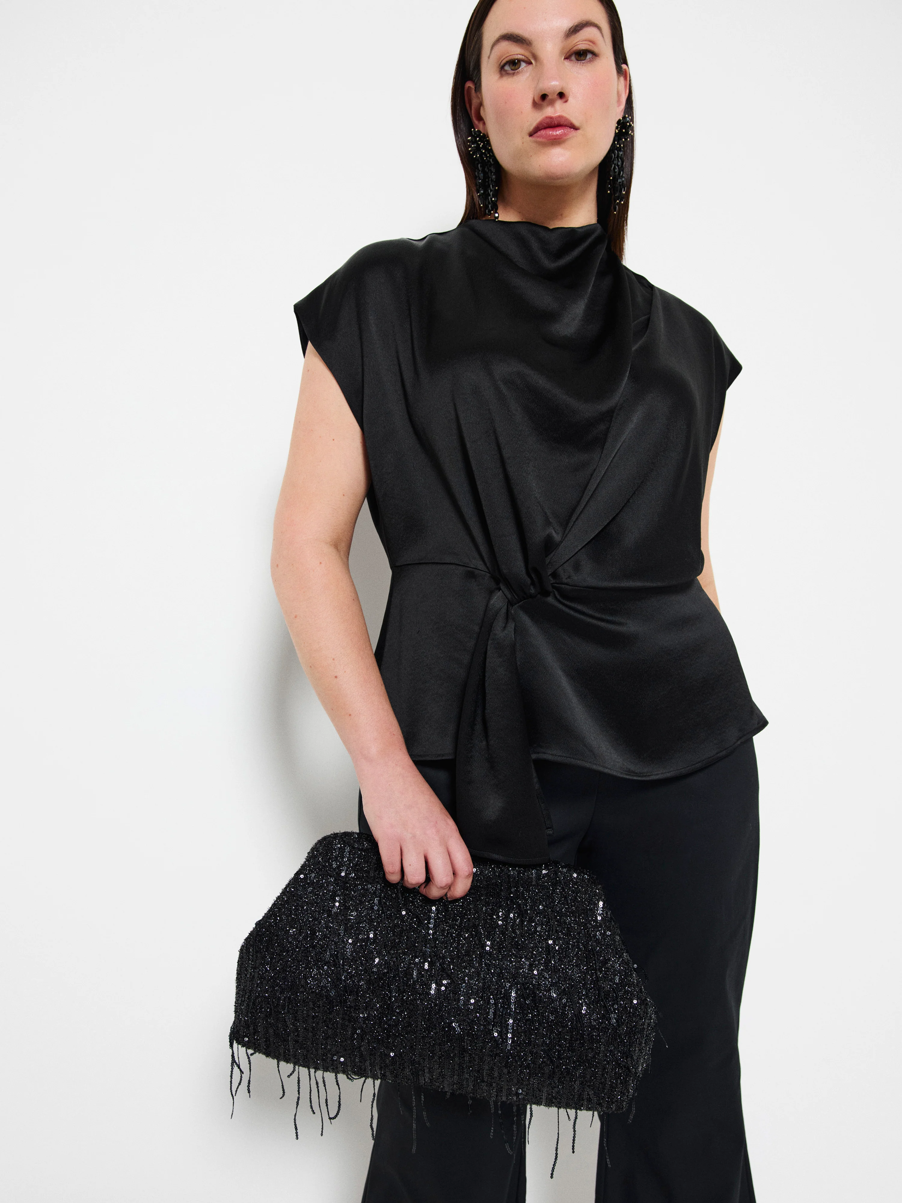 The Mia Textured Clutch - Image 5