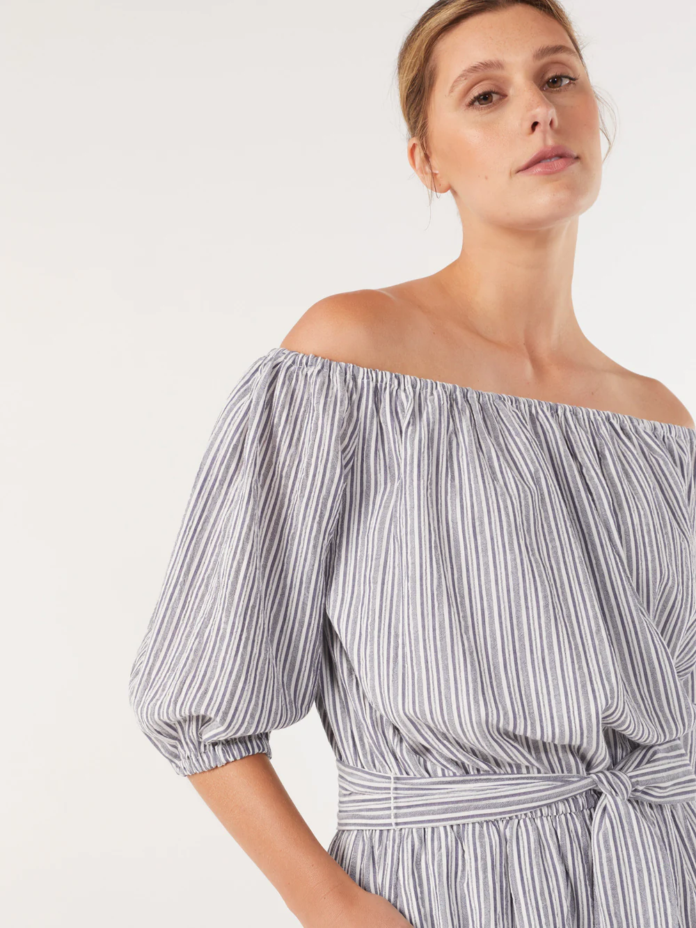 The Off Shoulder Stripe Maxi Dress - Image 4