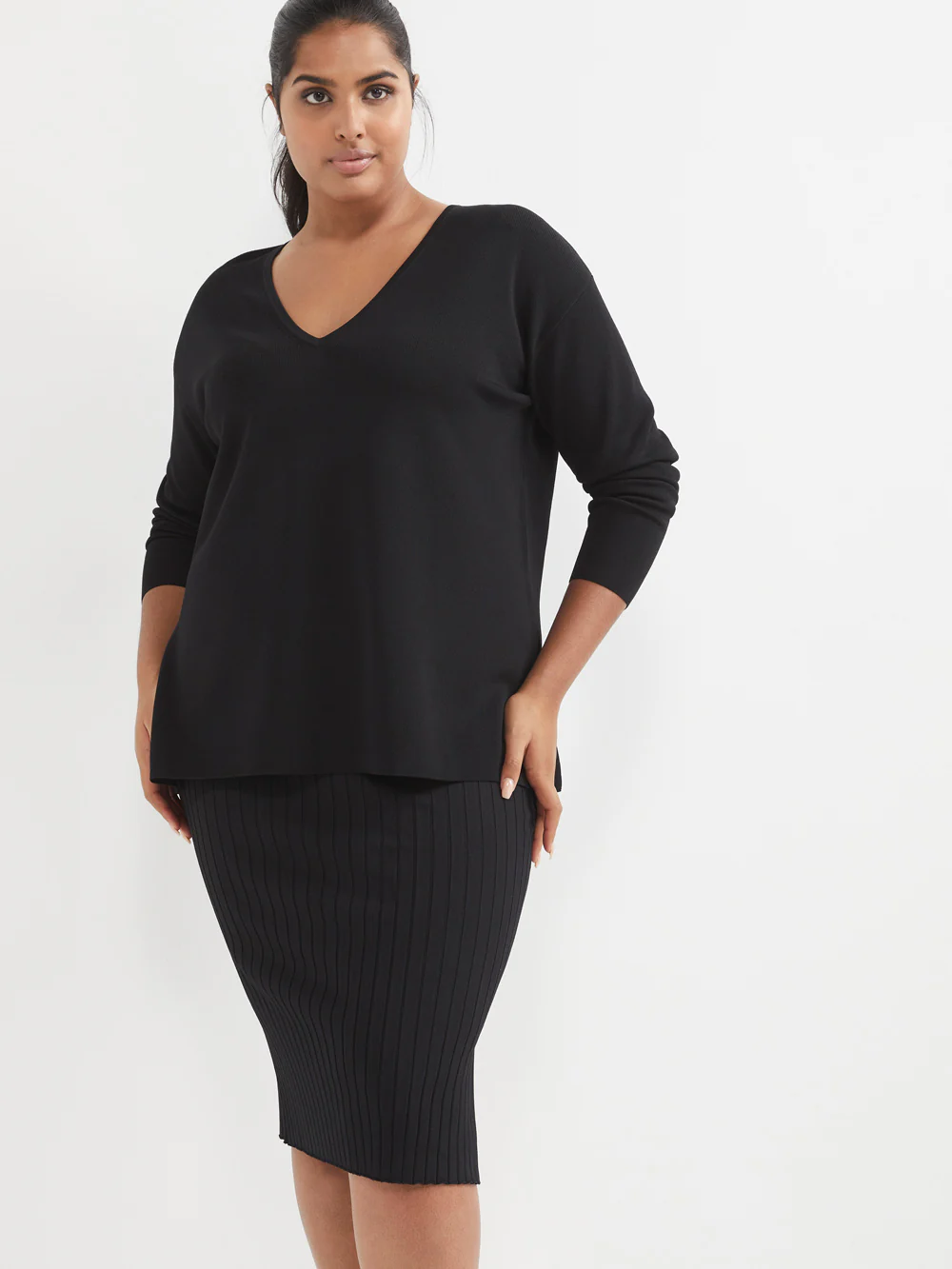 The Relaxed Milano V-Neck Pullover - Image 6