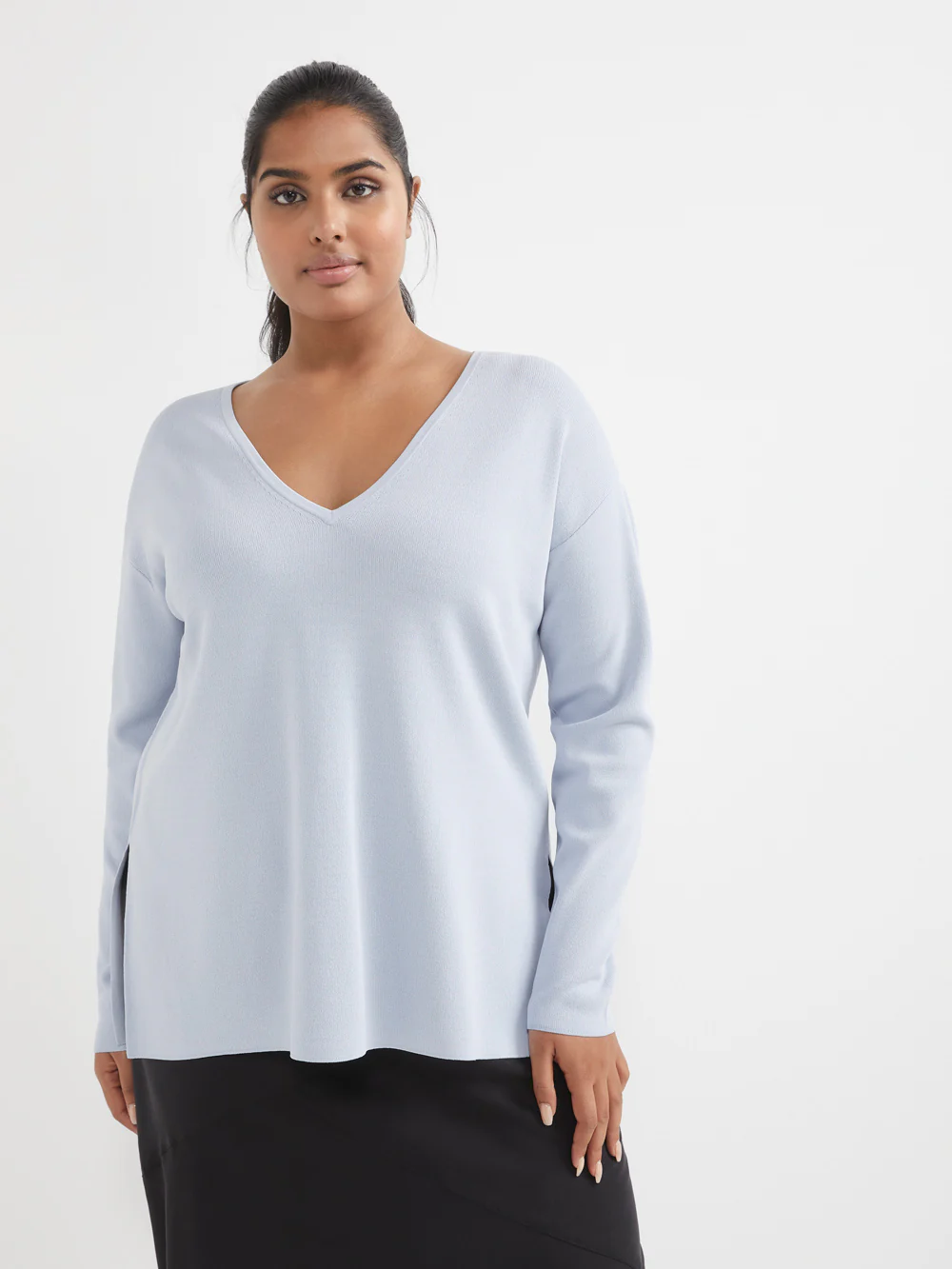 The Relaxed Milano V-Neck Pullover - Image 6