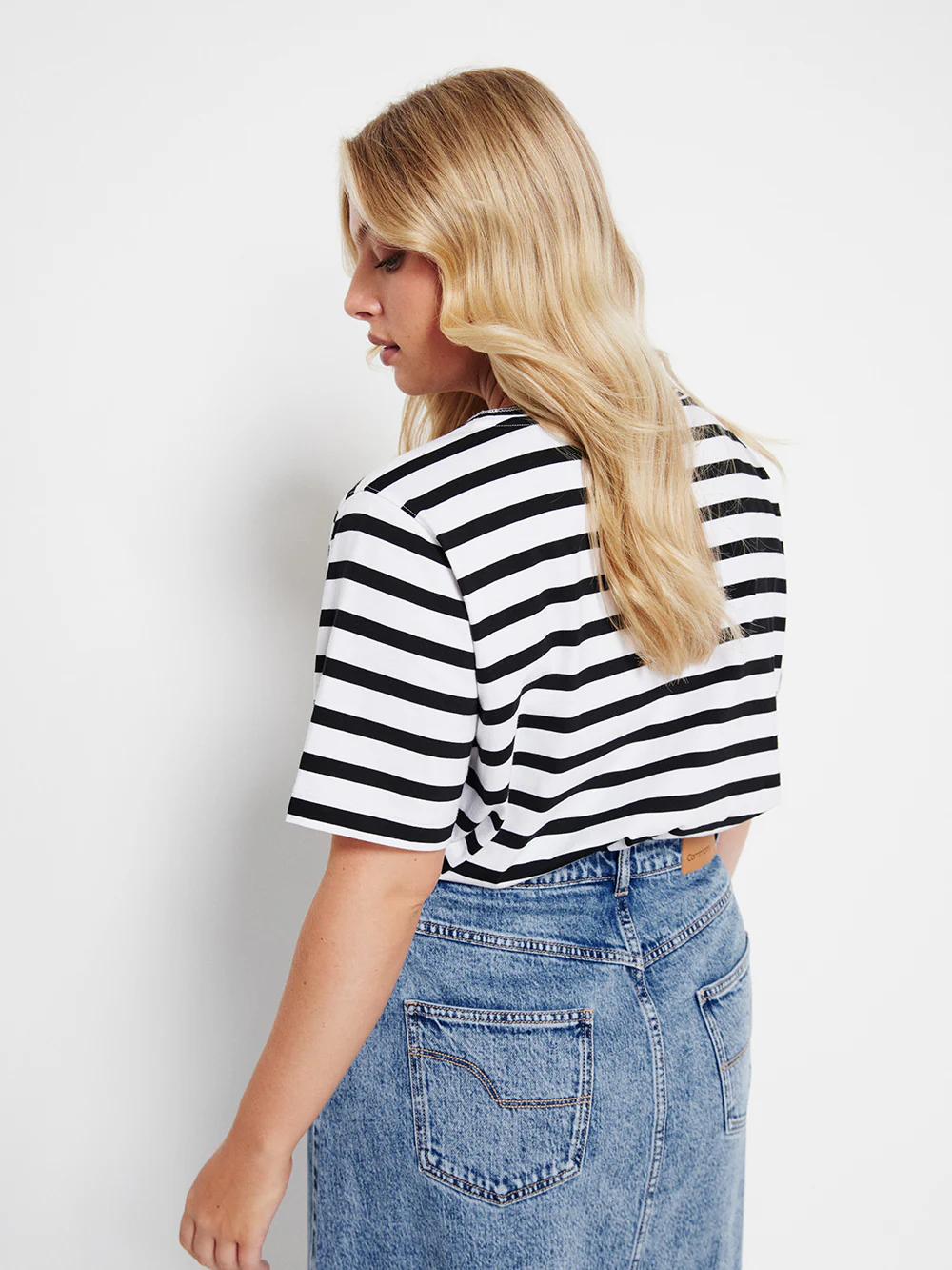 The Relaxed Side Split Stripe Tee - Image 7