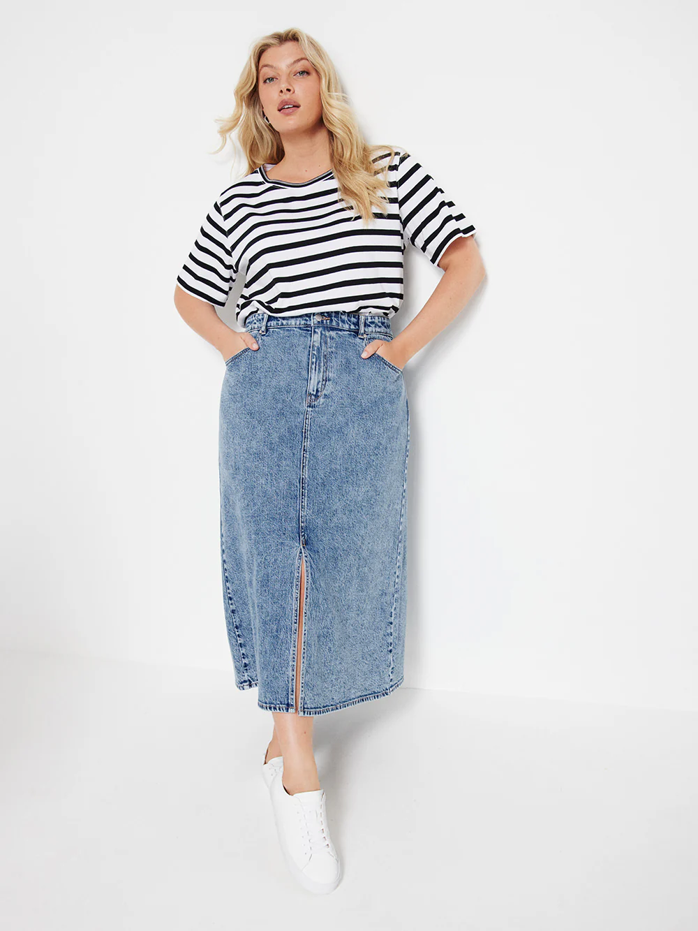 The Relaxed Side Split Stripe Tee - Image 8