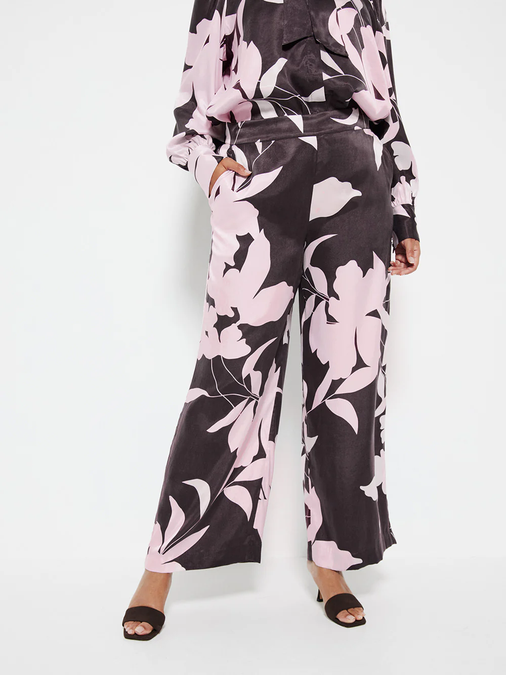 Floral Print Pant - Image 6