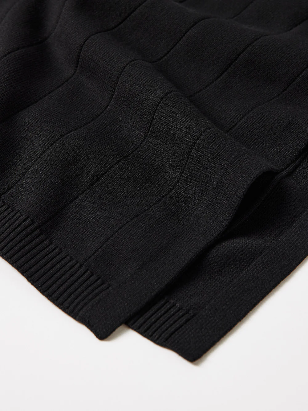 The Ribbed Scarf - Image 4
