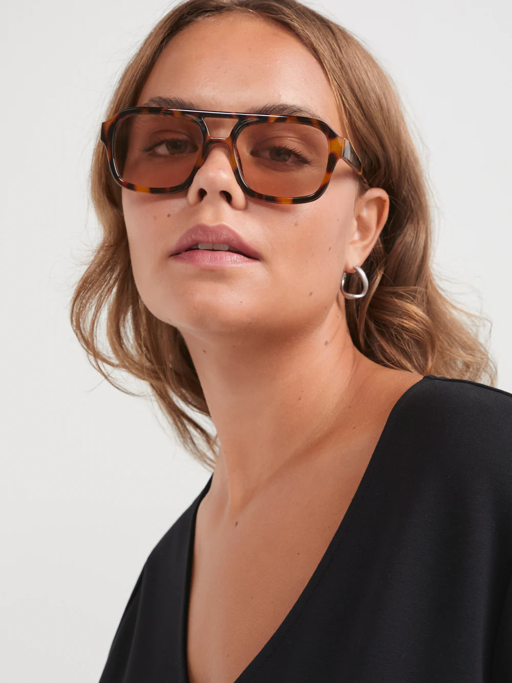 The Runway Sunglasses - Image 5