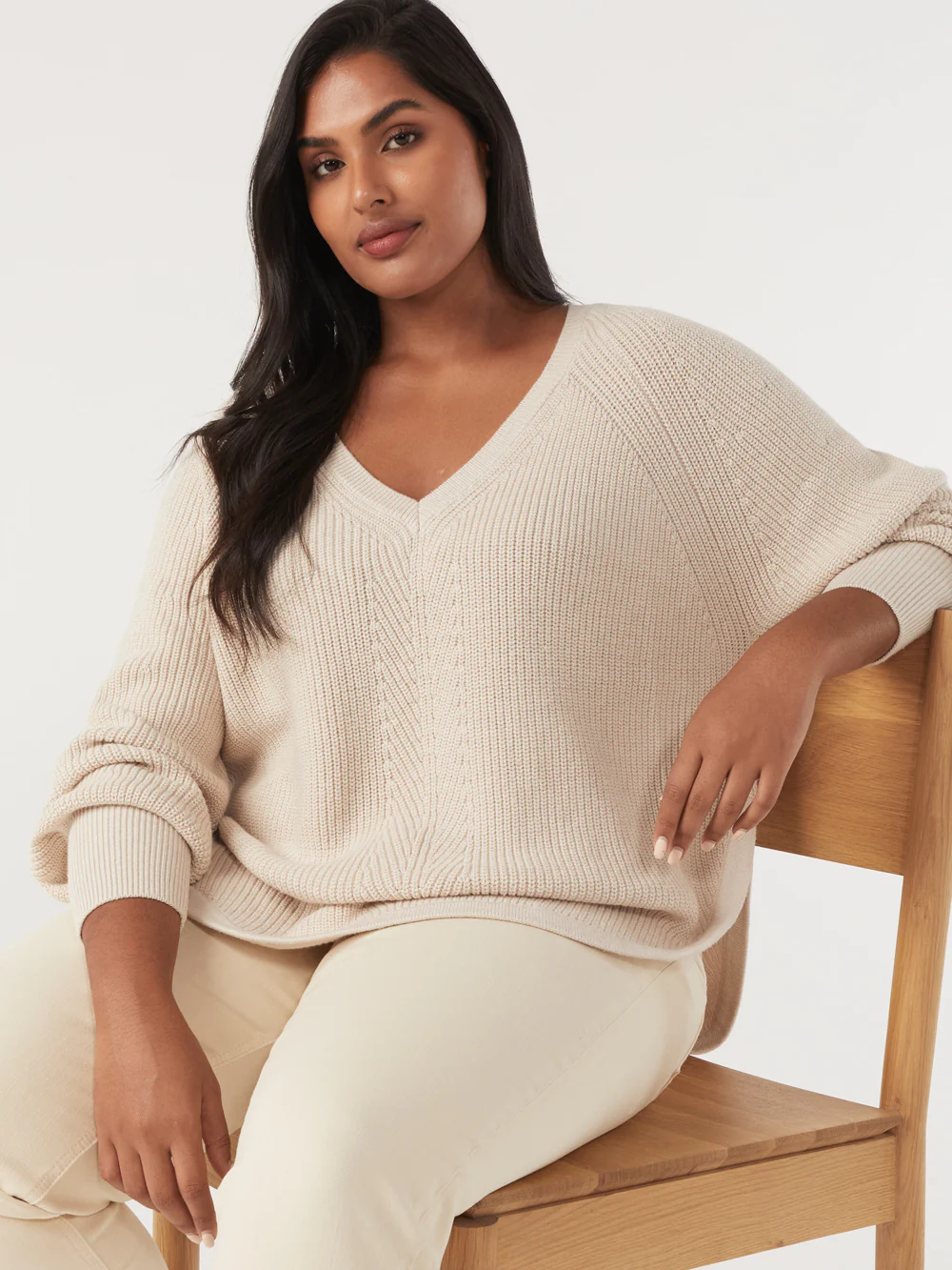 The Scooped Hem V-Neck Pullover - Image 5