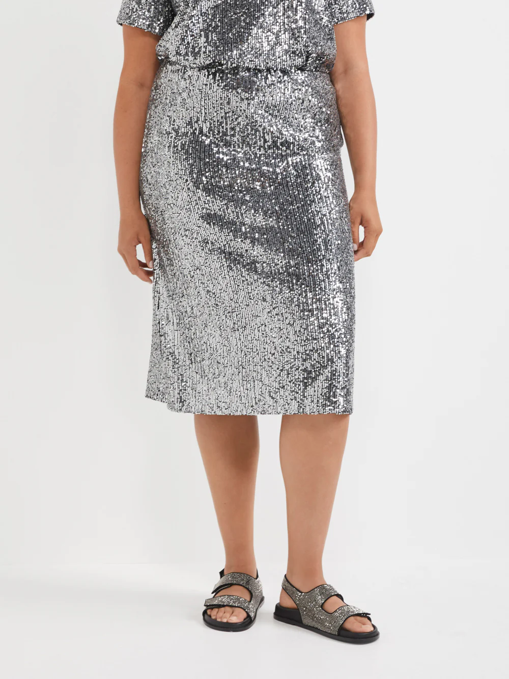 The Sequin Pencil Skirt - Image 7