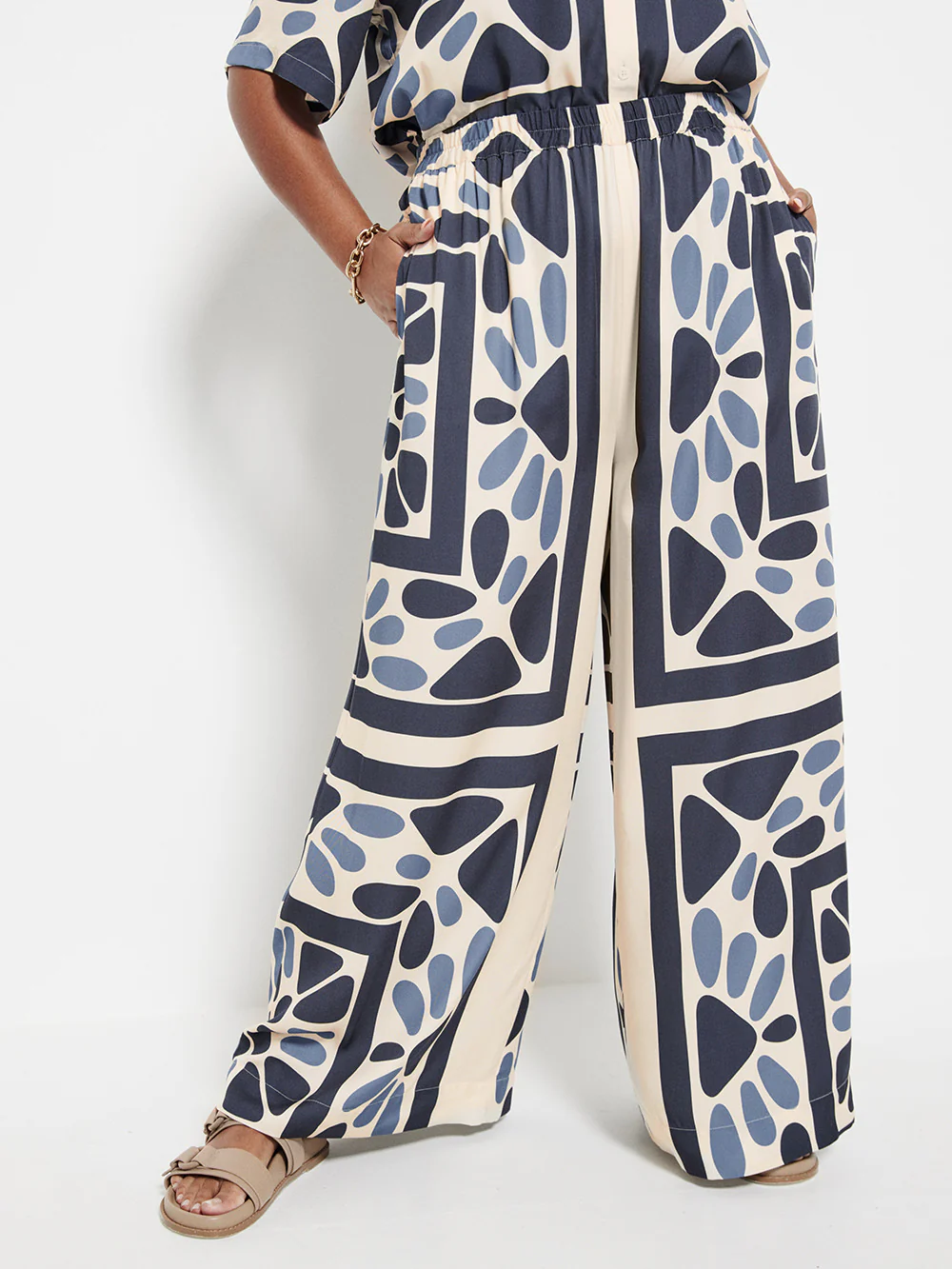 The Silky Print Pant - Image 7
