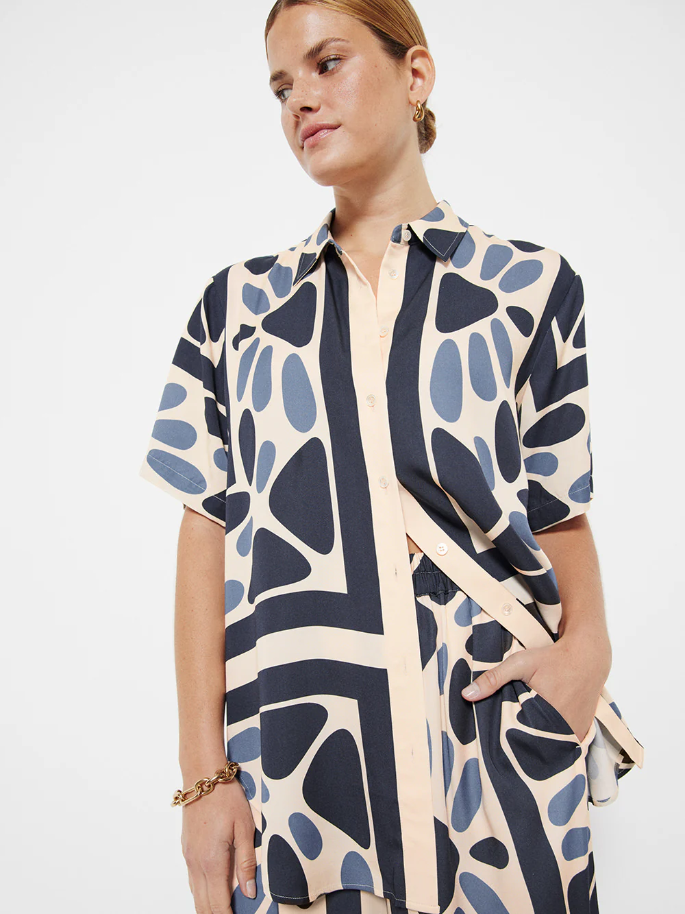 The Silky Print Short Sleeve Shirt - Image 3
