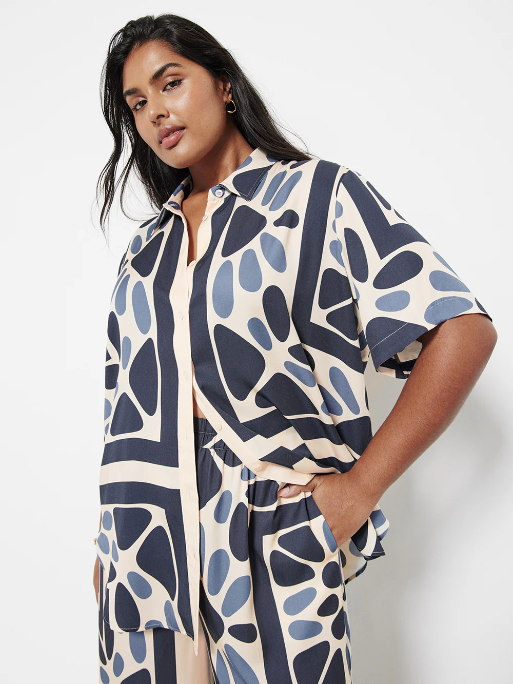 The Silky Print Short Sleeve Shirt - Image 6
