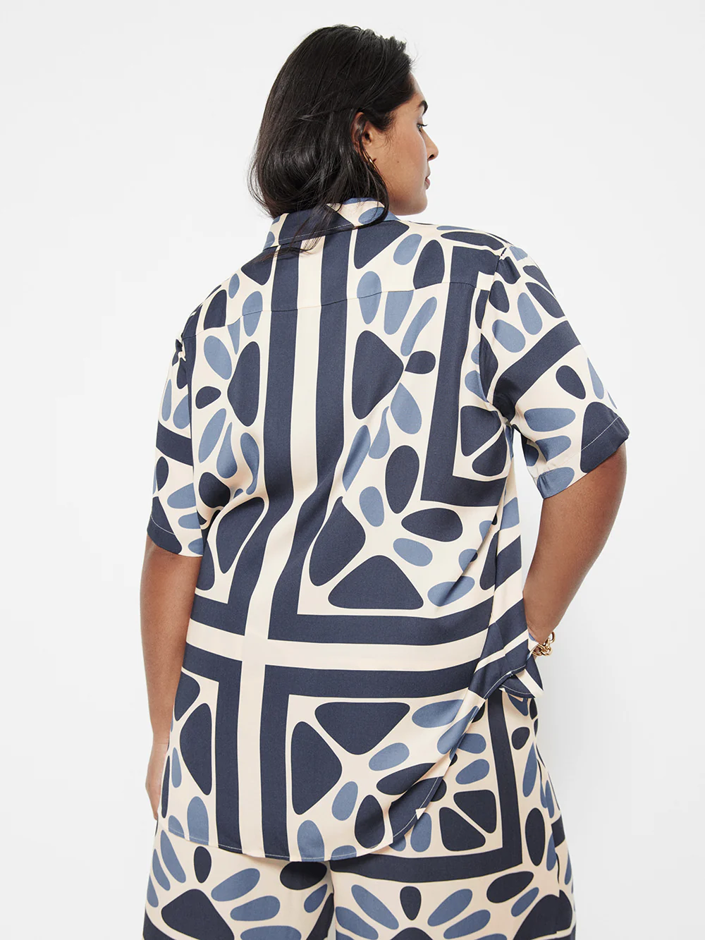 The Silky Print Short Sleeve Shirt - Image 8
