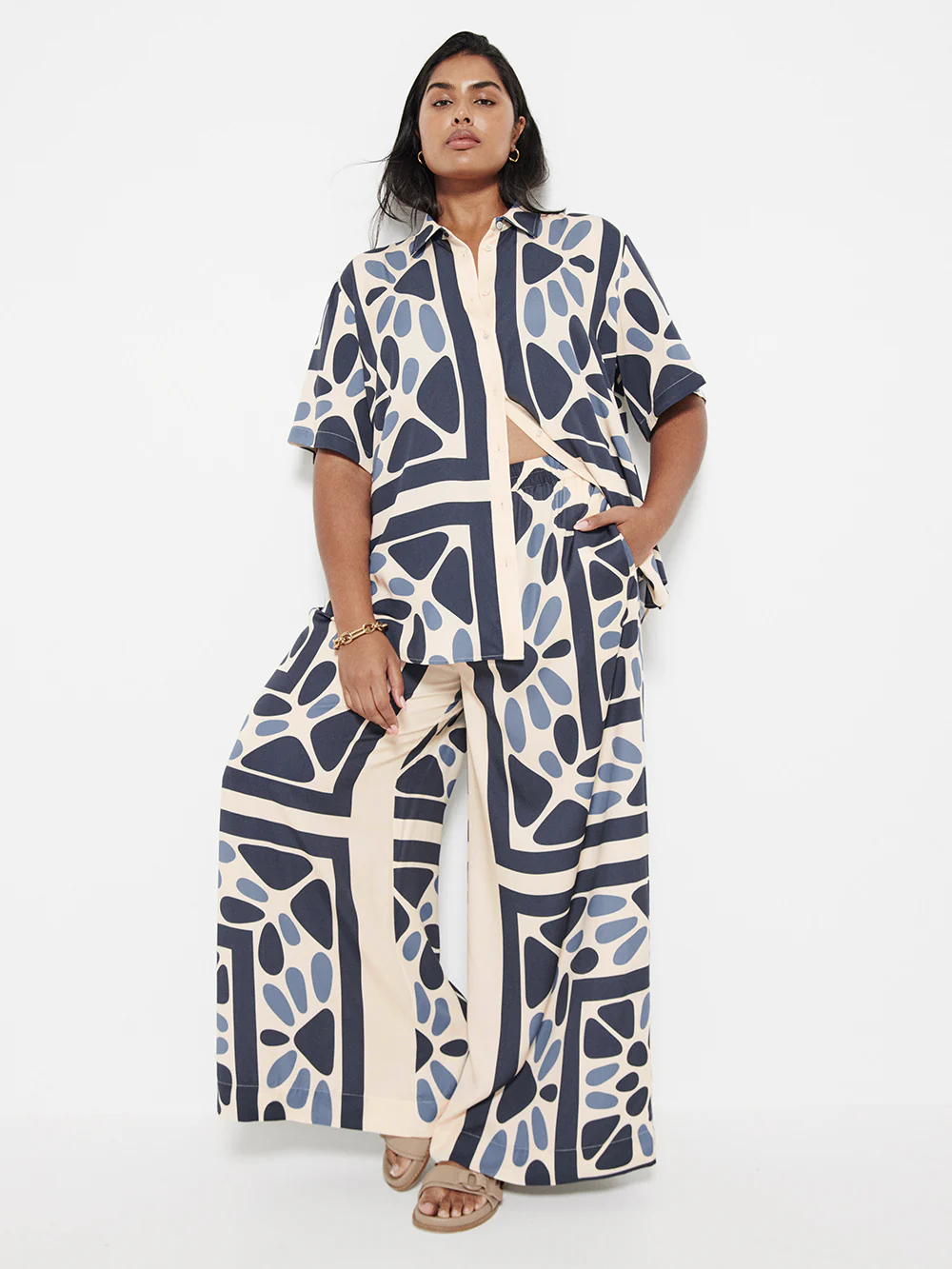 The Silky Print Short Sleeve Shirt - Image 9
