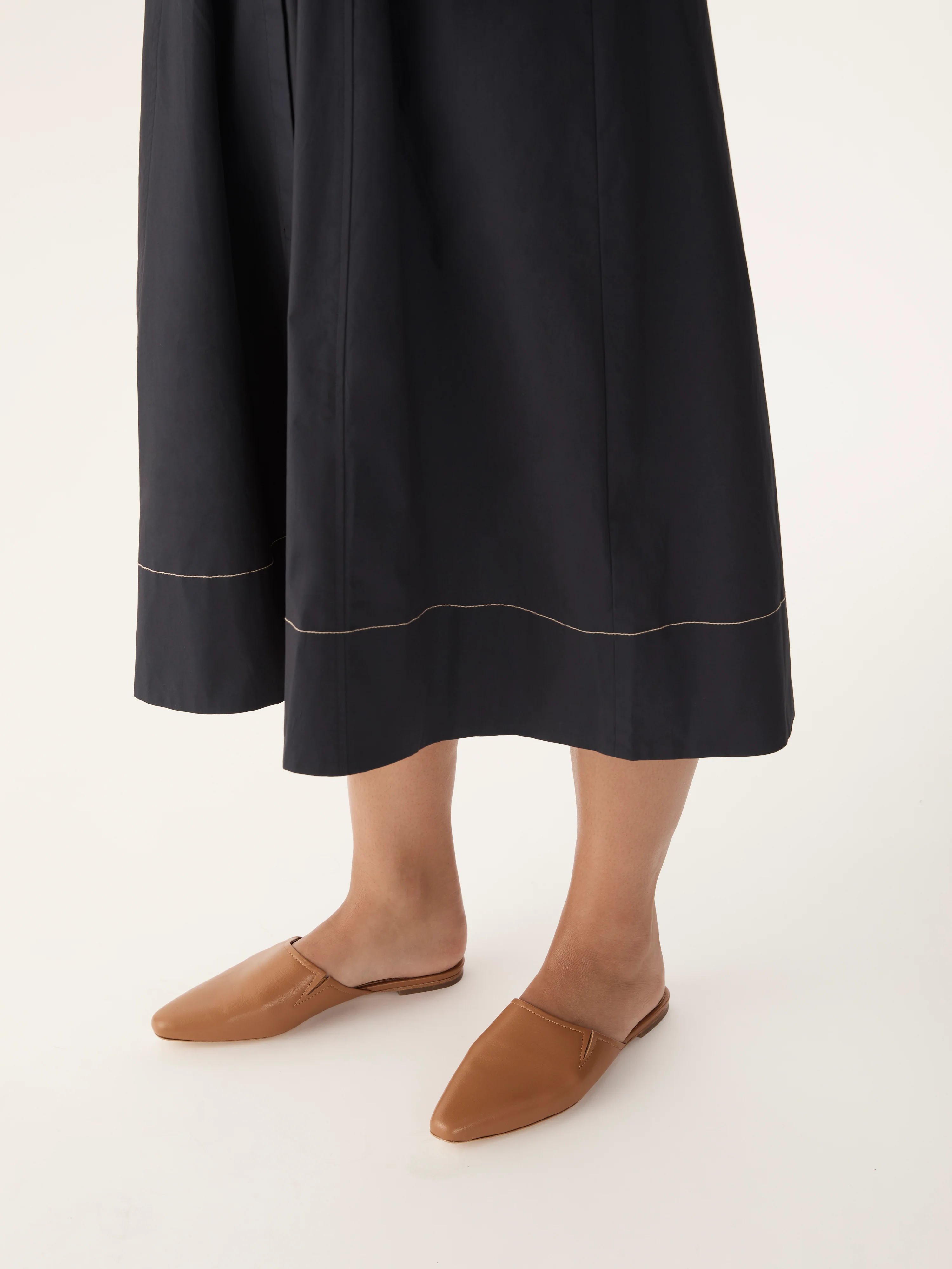 The Soft Leather Slide - Image 4