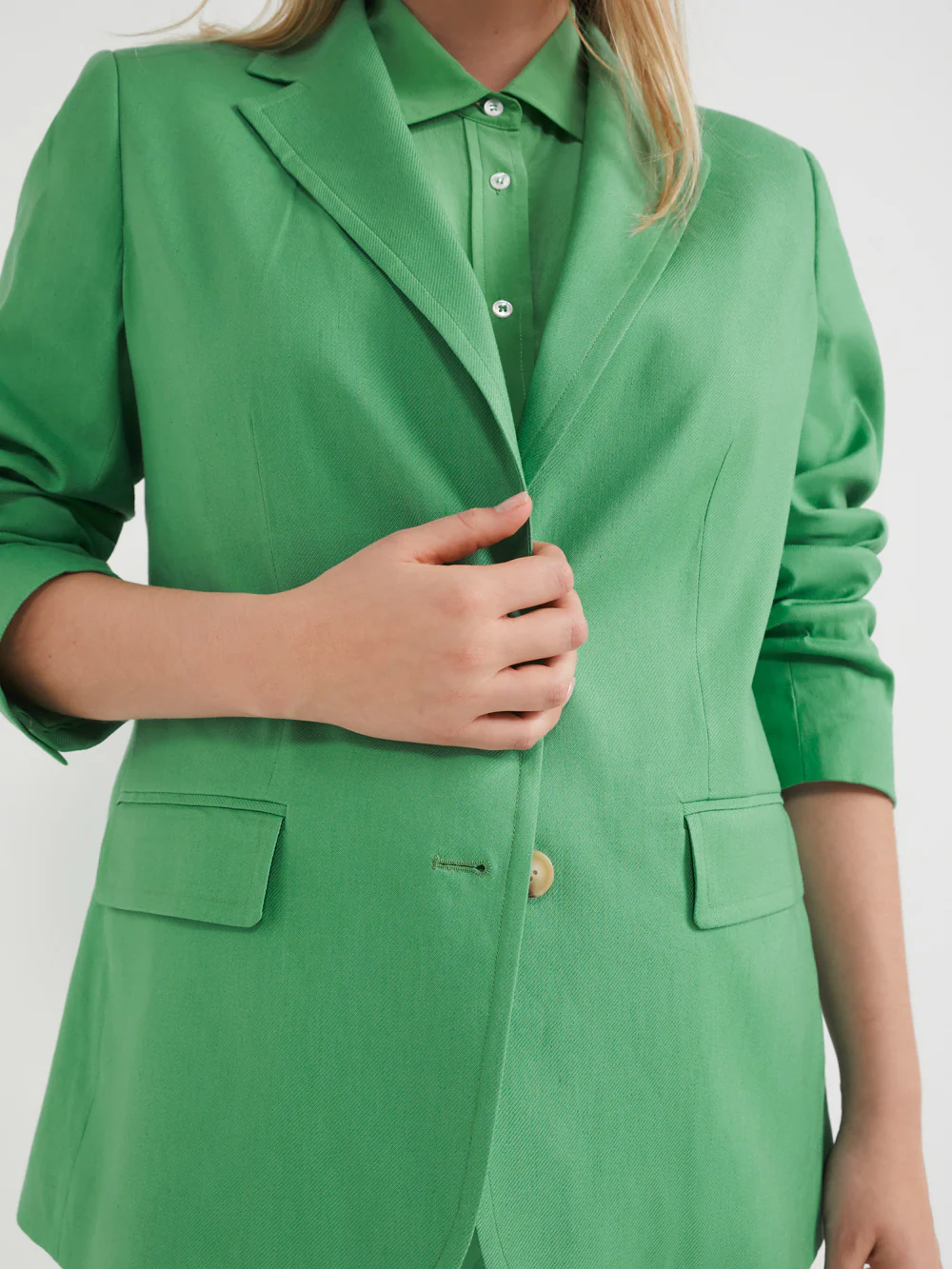 The Stretch Linen Blazer - Image 3