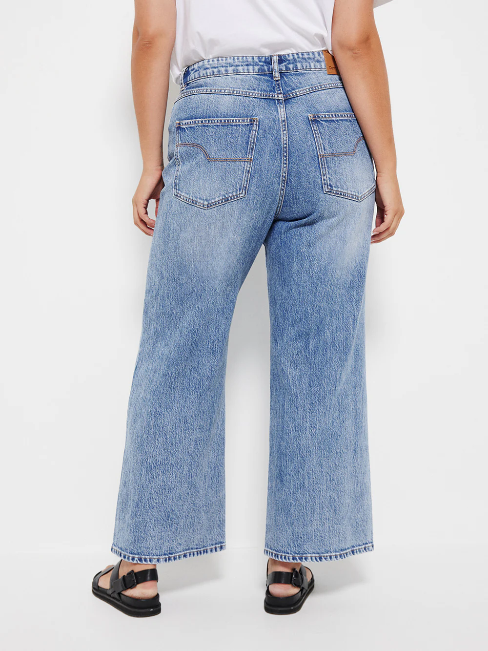 The Wide Leg Jean - Image 9
