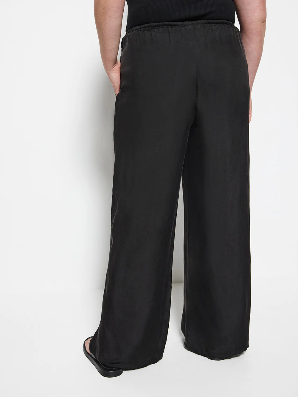 Trish Pant - Image 8