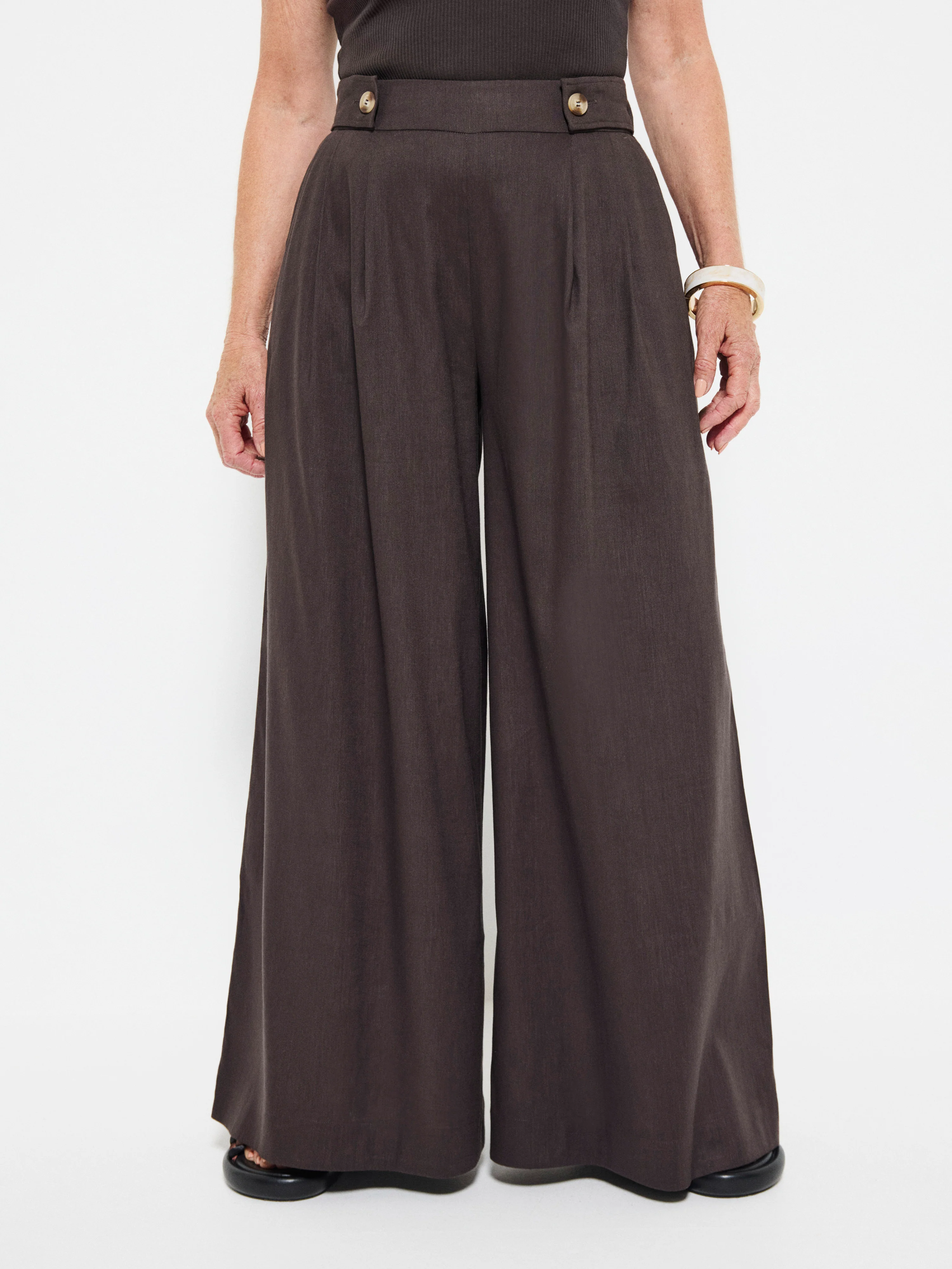 Zoe Pant - Image 2