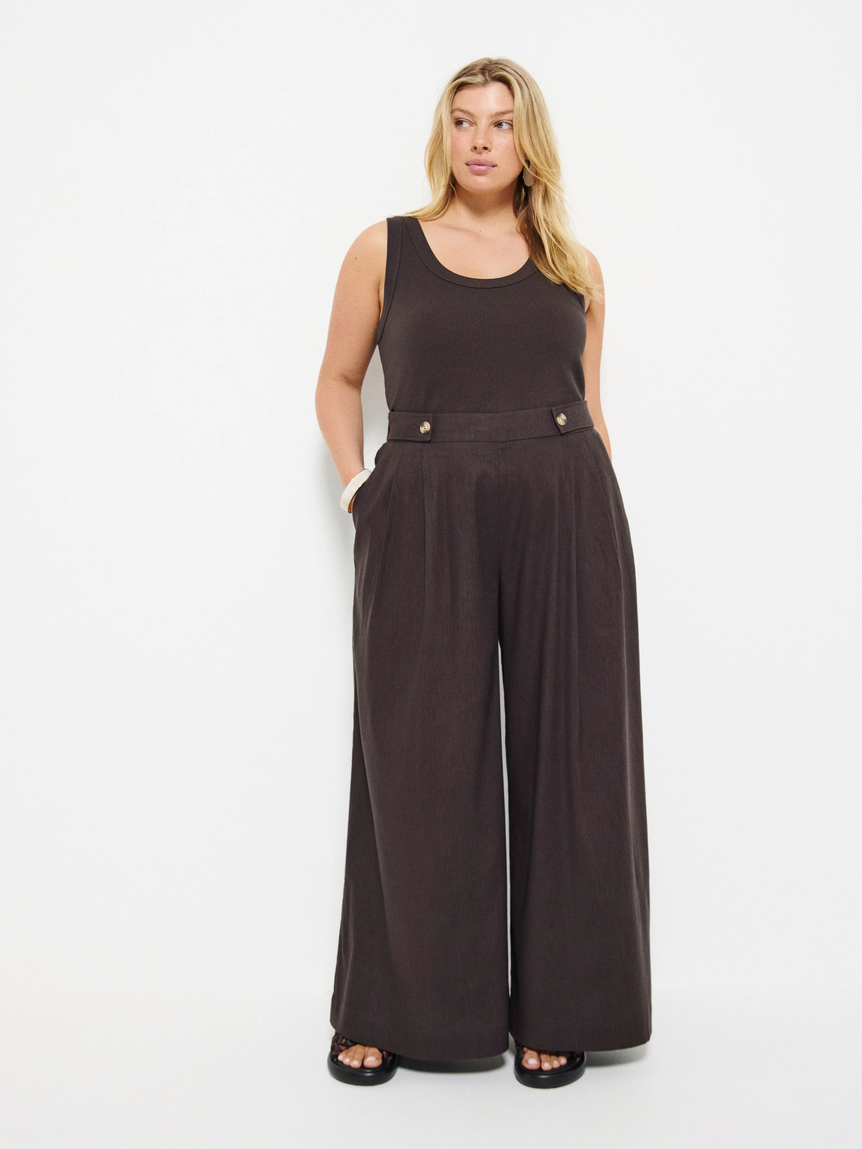 Zoe Pant - Image 5