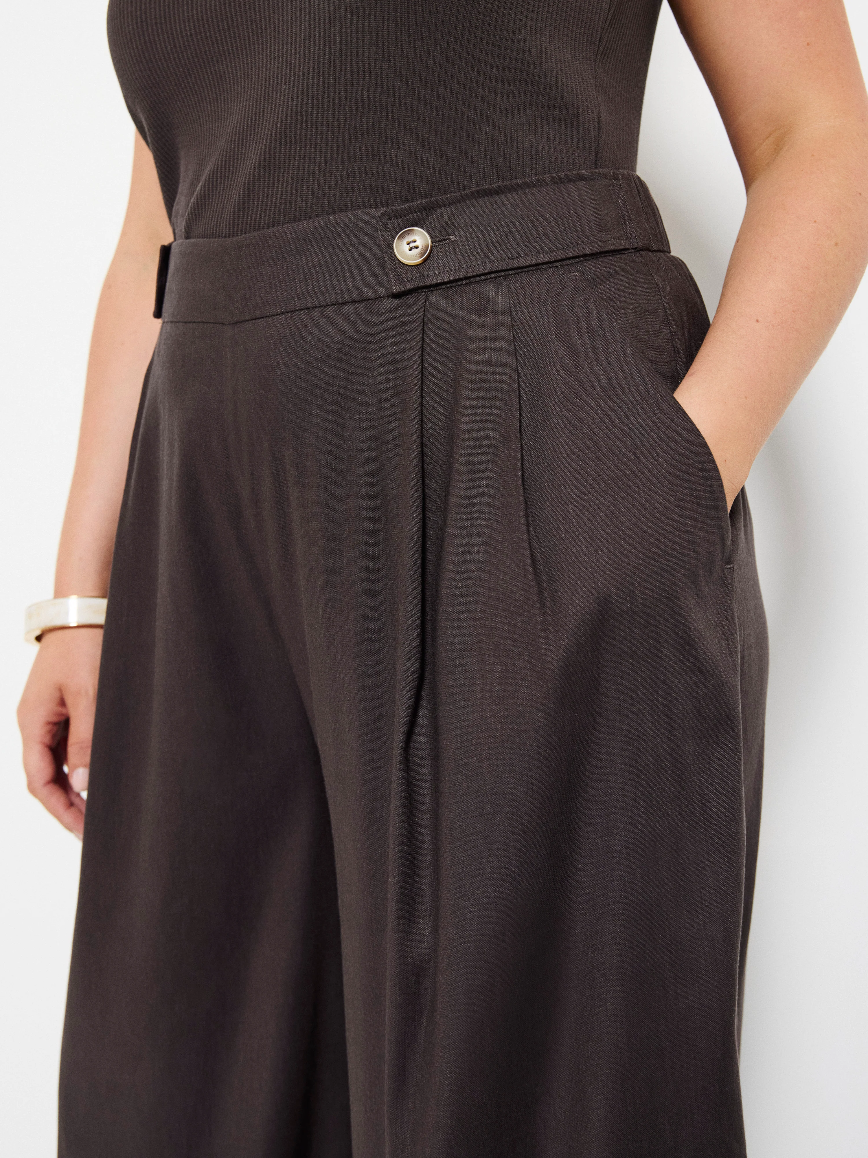 Zoe Pant - Image 7